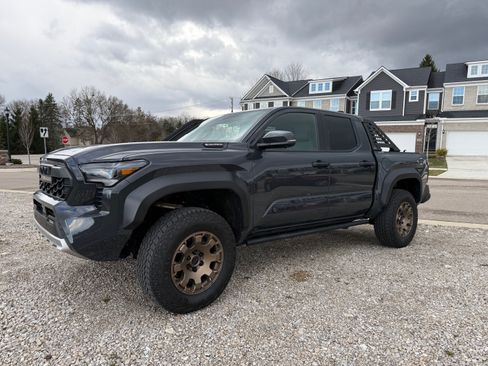 Used 2025 Toyota Tacoma 4x4 Double Cab Hybrid w/ Tow Tech Package image 1