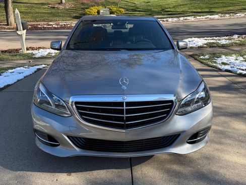 Used 2014 Mercedes-Benz E 350 4MATIC Sedan image 2