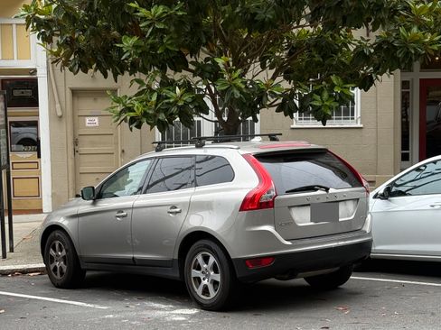 Used 2011 Volvo XC60 3.2 AWD/4WD image 14
