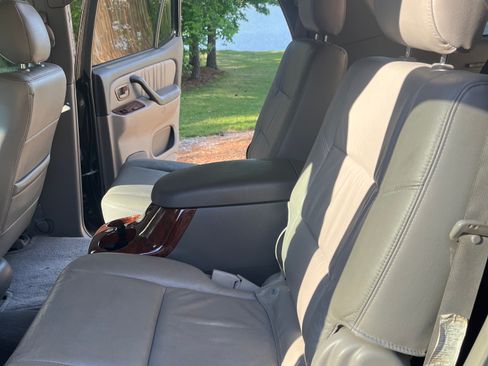 Used 2006 Toyota Sequoia Limited AWD/4WD image 9