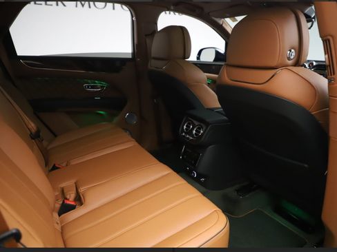 Used 2021 Bentley Bentayga V8 Sport Utility 4D image 19