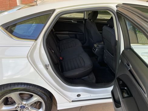 Used 2015 Ford Fusion SE w/ Equipment Group 201A image 12