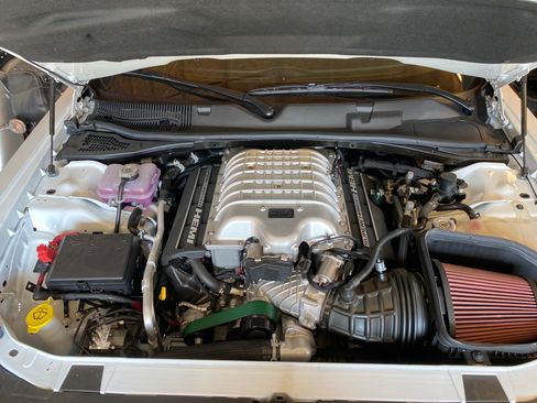 Used 2019 Dodge Challenger SRT Hellcat Redeye image 12