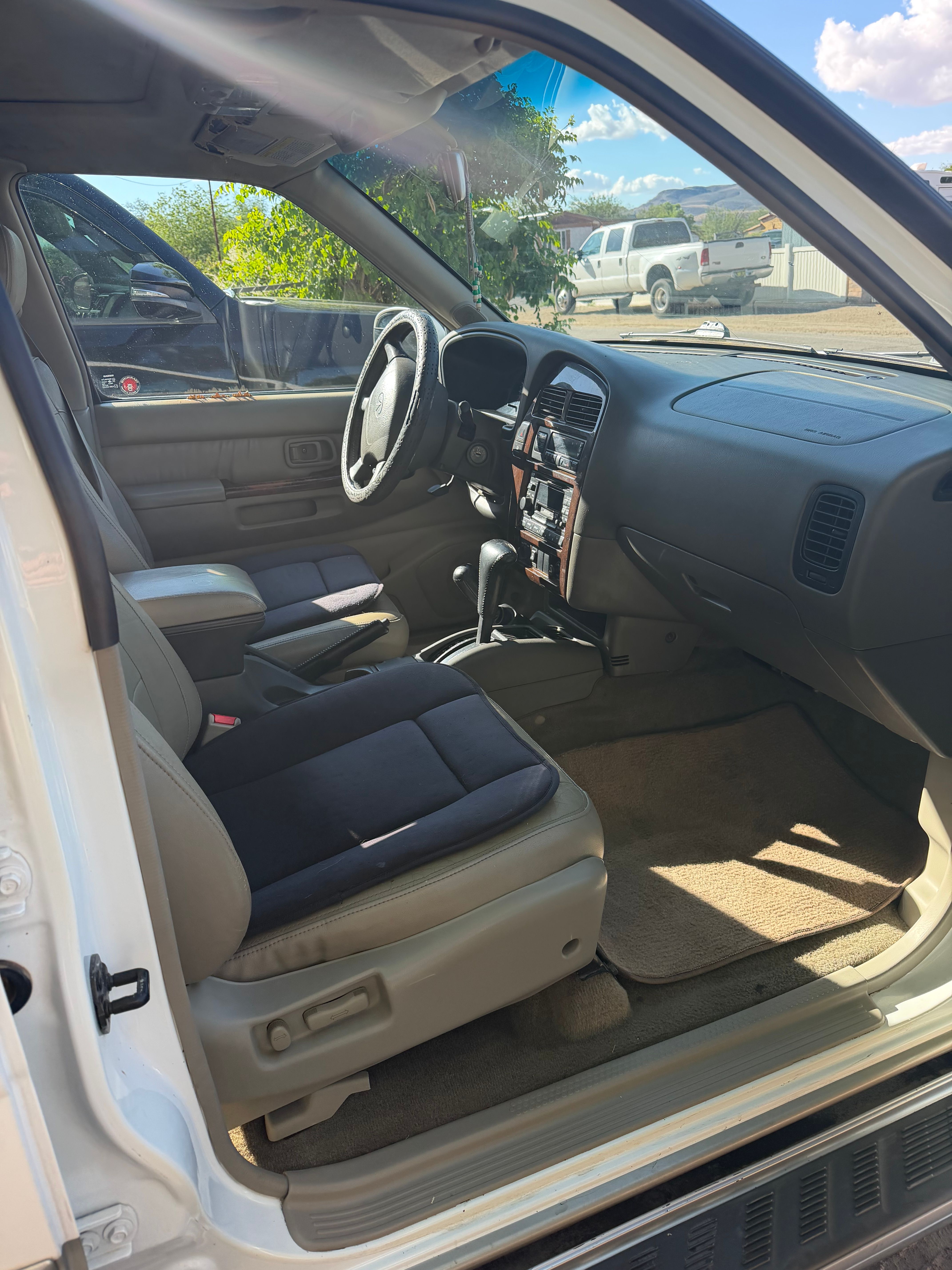 Used 1998 INFINITI QX4 4WD image 14