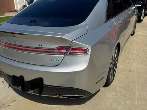 Used 2017 Lincoln MKZ Reserve FWD image 8