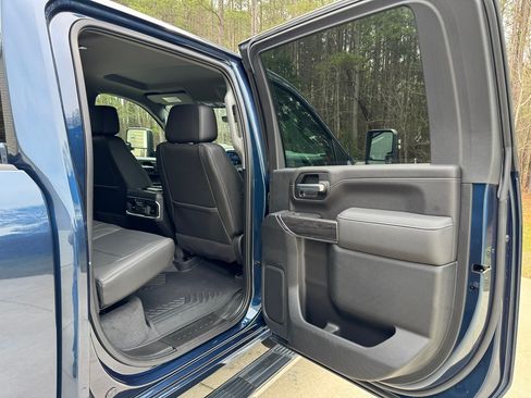 Used 2021 Chevrolet Silverado 2500 LTZ w/ LTZ Premium Package image 18