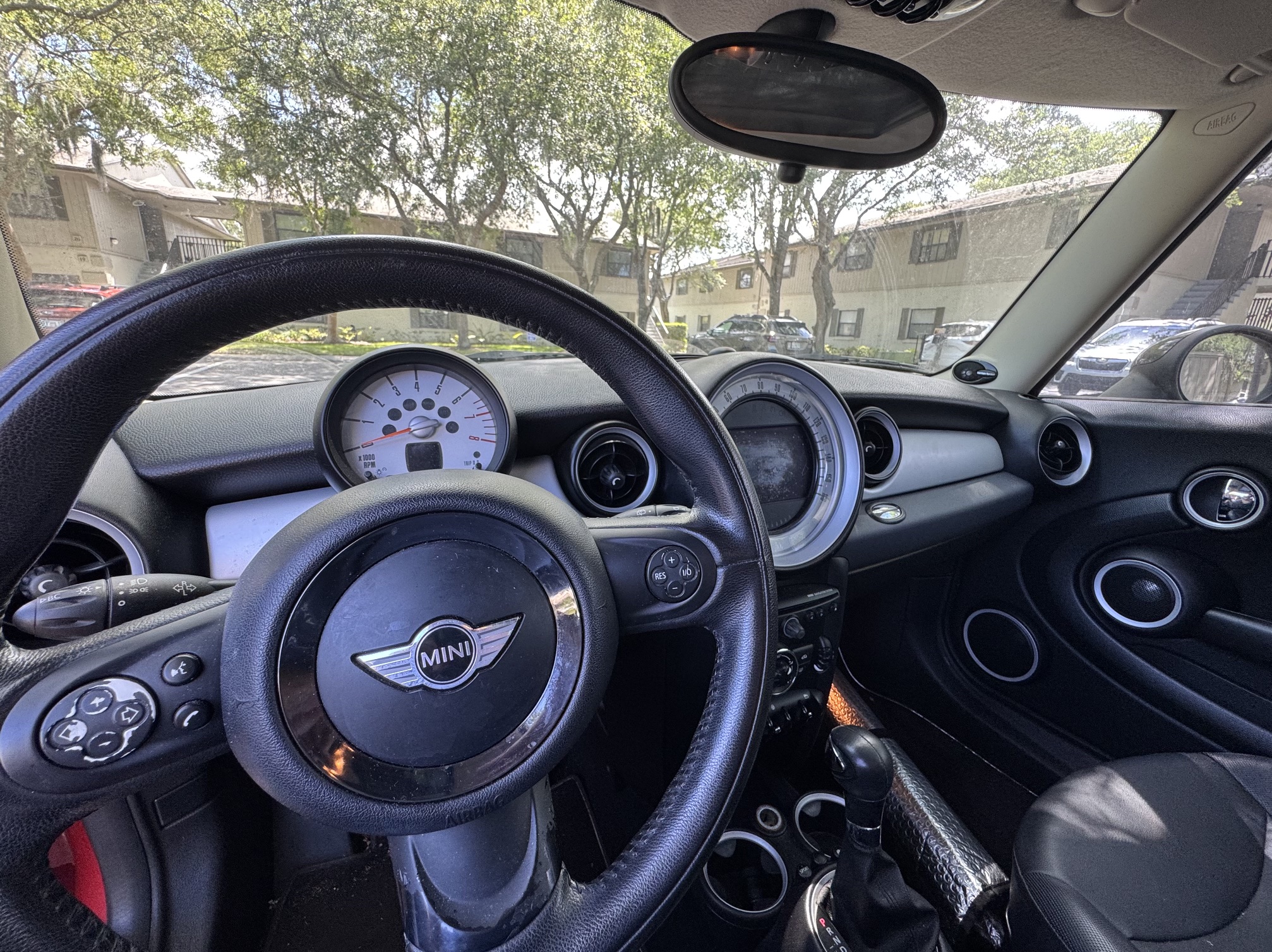 Used 2012 MINI Cooper Clubman FWD image 1