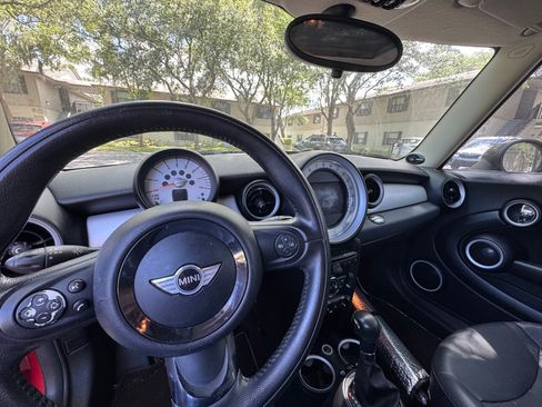 Used 2012 MINI Cooper Clubman FWD image 1