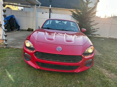 Used 2017 FIAT 124 Spider Lusso RWD image 8