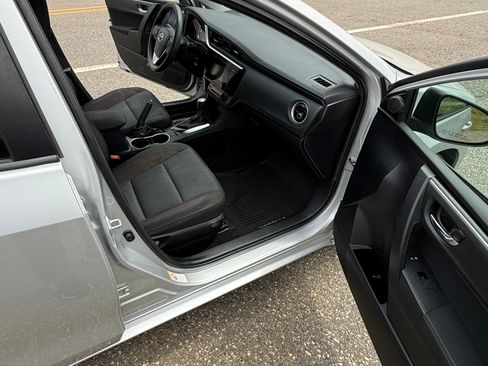 Used 2017 Toyota Corolla LE image 10