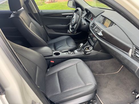 Used 2015 BMW X1 sDrive28i RWD image 5