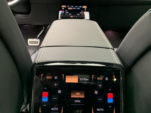 Used 2026 Cadillac Vistiq Luxury image 21