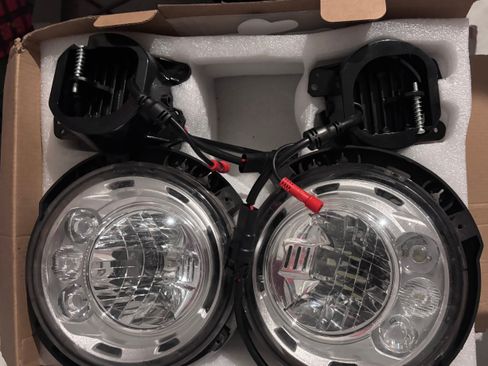 Used 2018 Jeep Wrangler Unlimited Sport image 12