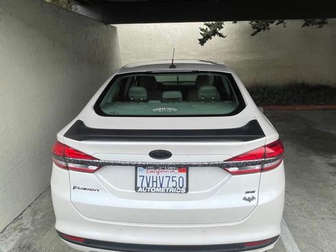 Used 2017 Ford Fusion SE w/ Fusion SE Technology Package image 6