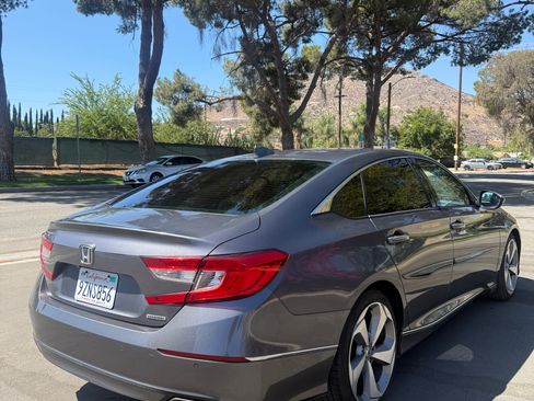 Used 2018 Honda Accord Touring image 6