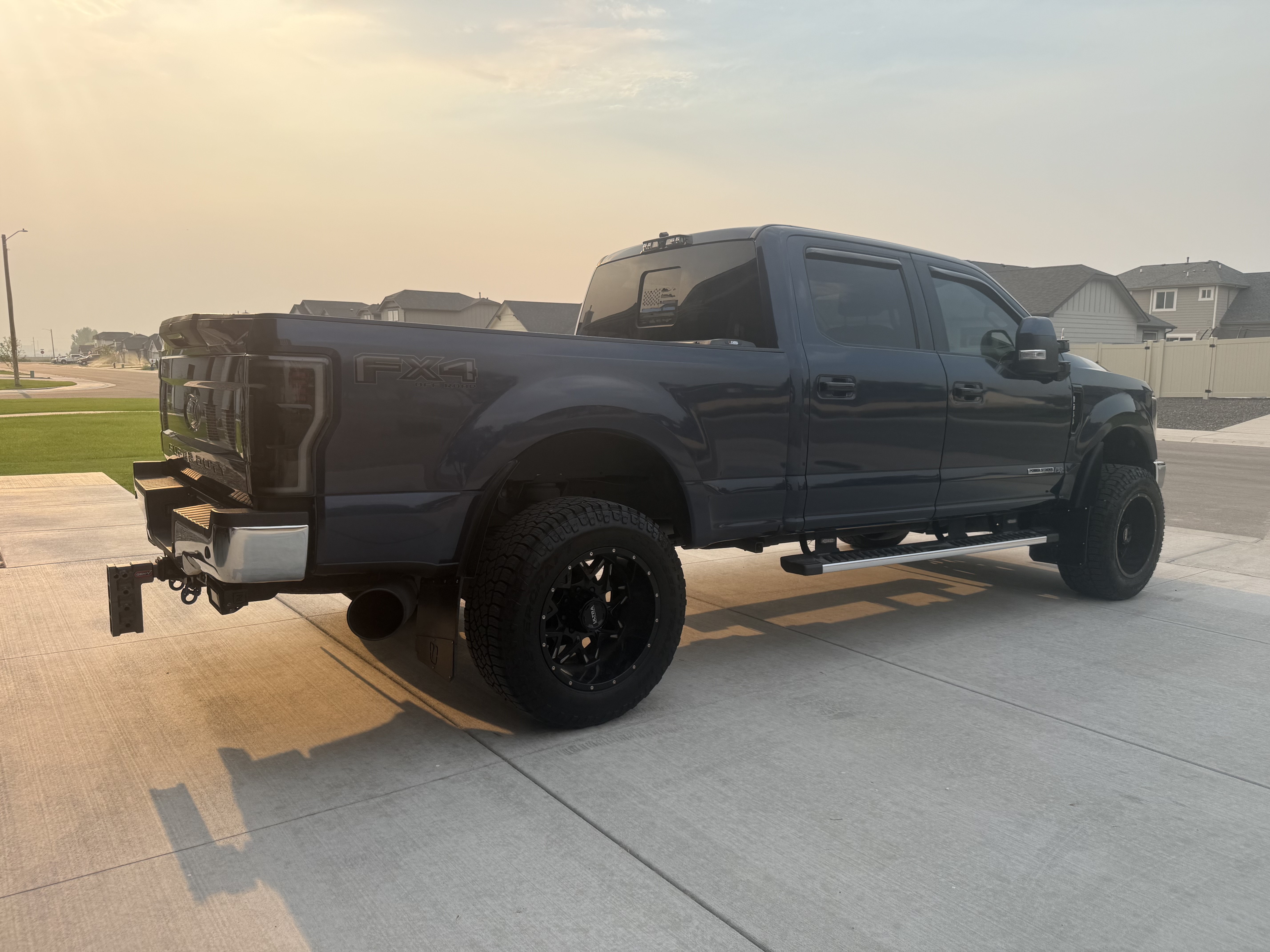 Used 2017 Ford F250 Lariat w/ Lariat Ultimate Package AWD/4WD image 9