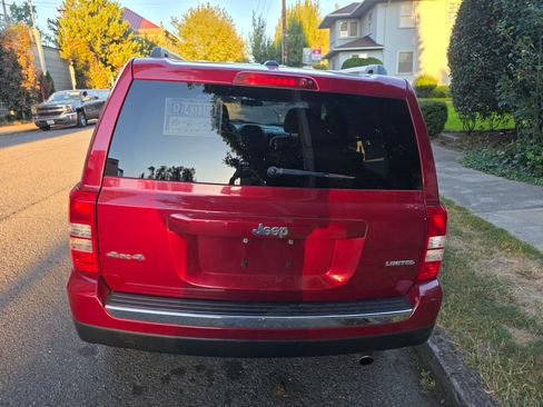 Used 2012 Jeep Patriot Limited w/ Sun/Sound Group image 5