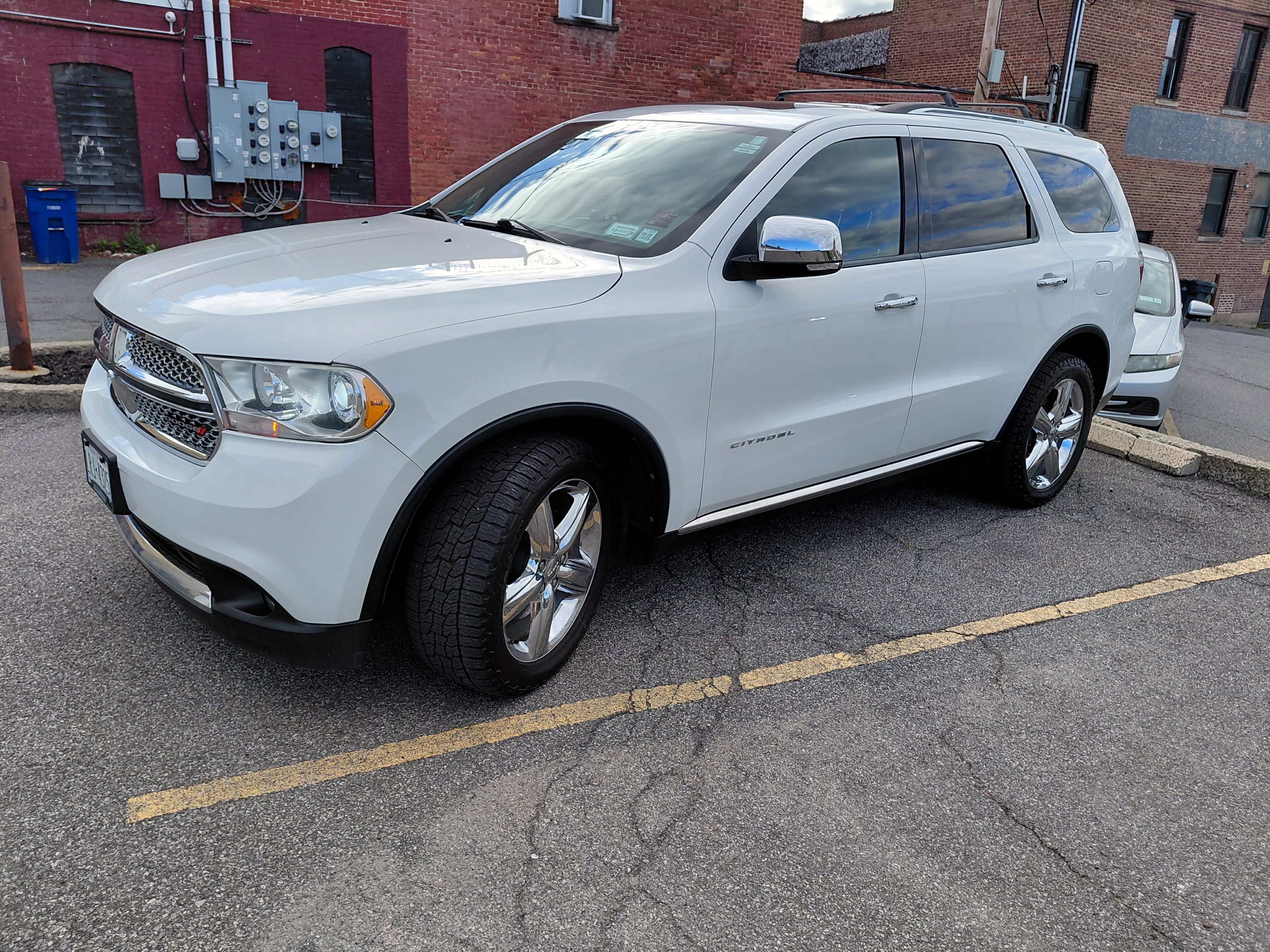 Used 2013 Dodge Durango Citadel w/ Technology Group AWD/4WD image 2