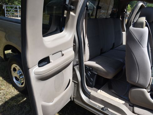 Used 2003 Ford F150 XLT RWD image 16