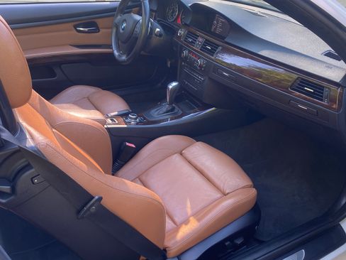 Used 2012 BMW 335i Convertible image 15