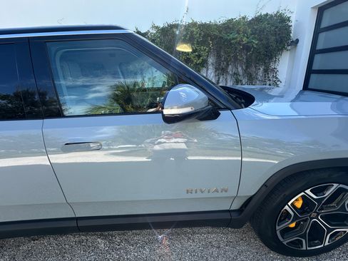 Used 2023 Rivian R1S Adventure image 14