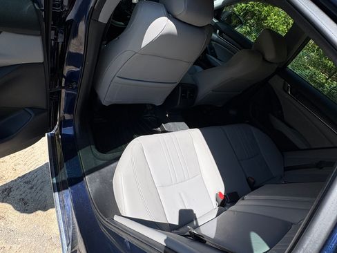 Used 2019 Honda Accord EX-L image 11