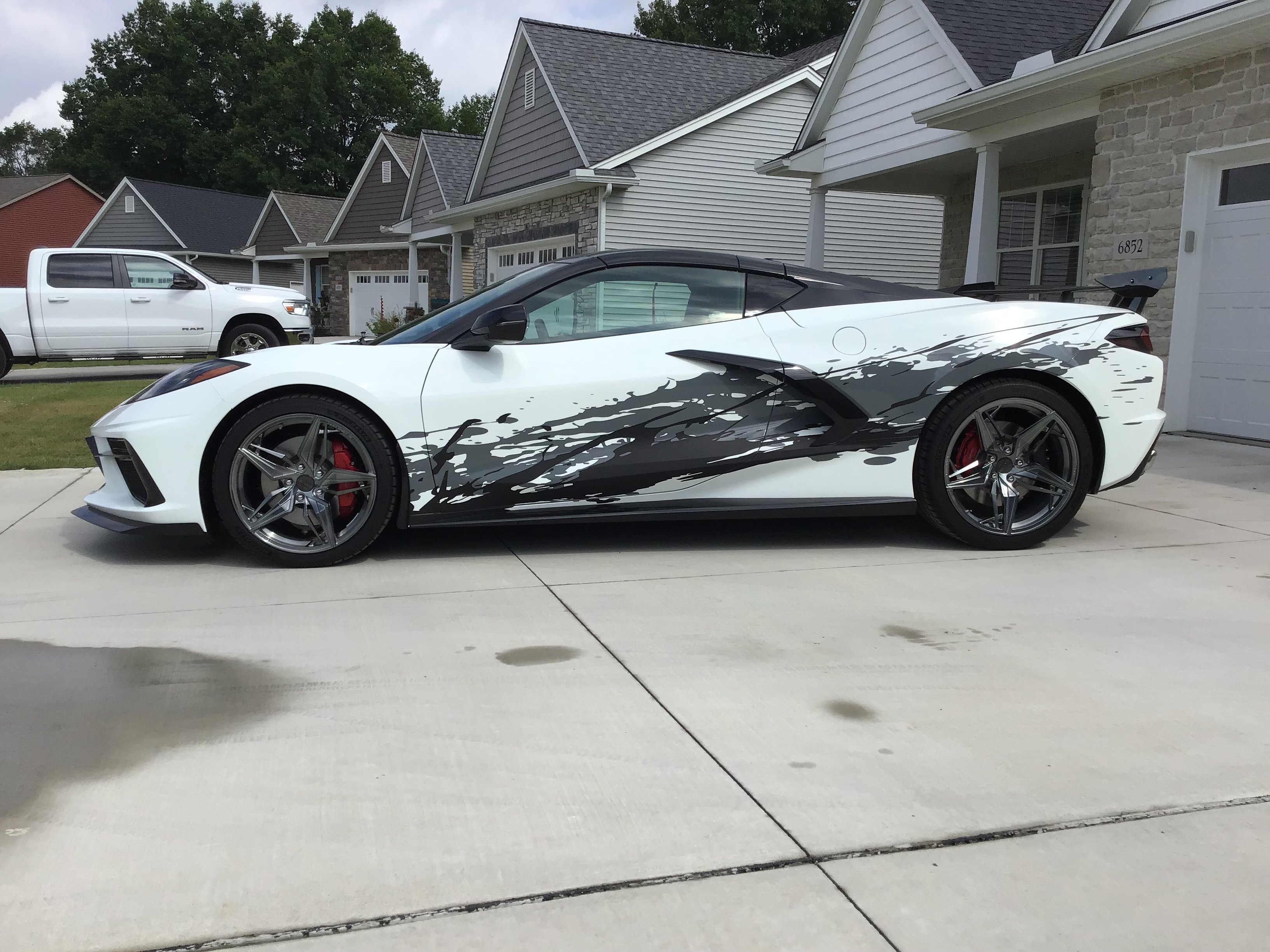 Used 2021 Chevrolet Corvette Stingray Preferred Cpe w/ Z51 Performance Package RWD image 6