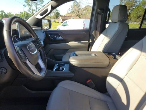 Used 2022 GMC Yukon SLT w/ SLT Luxury Package RWD image 2