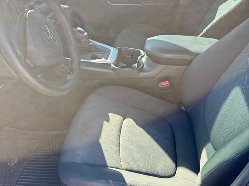 Used 2020 Toyota RAV4 XLE image 16