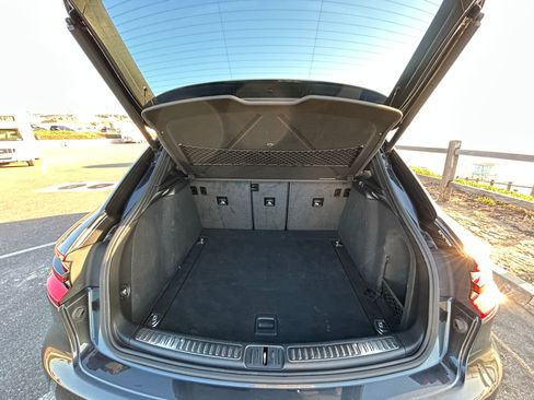 Used 2018 Porsche Macan Sport Edition image 11