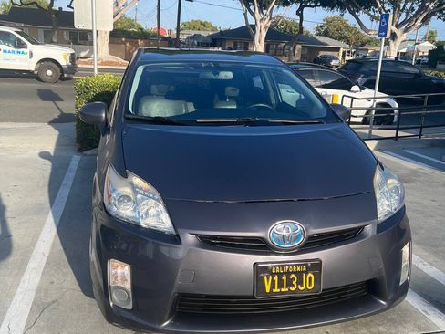Used 2010 Toyota Prius Five image 1