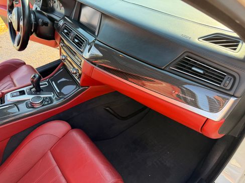 Used 2015 BMW M5 image 19
