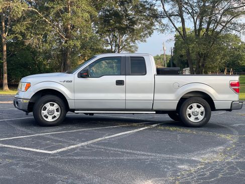 Used 2013 Ford F150 XLT w/ Mid Equipment Group image 2