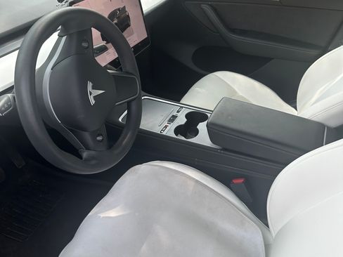 Used 2023 Tesla Model Y Long Range AWD/4WD image 8