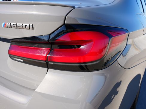 Used 2021 BMW M550i xDrive w/ Executive Package image 8