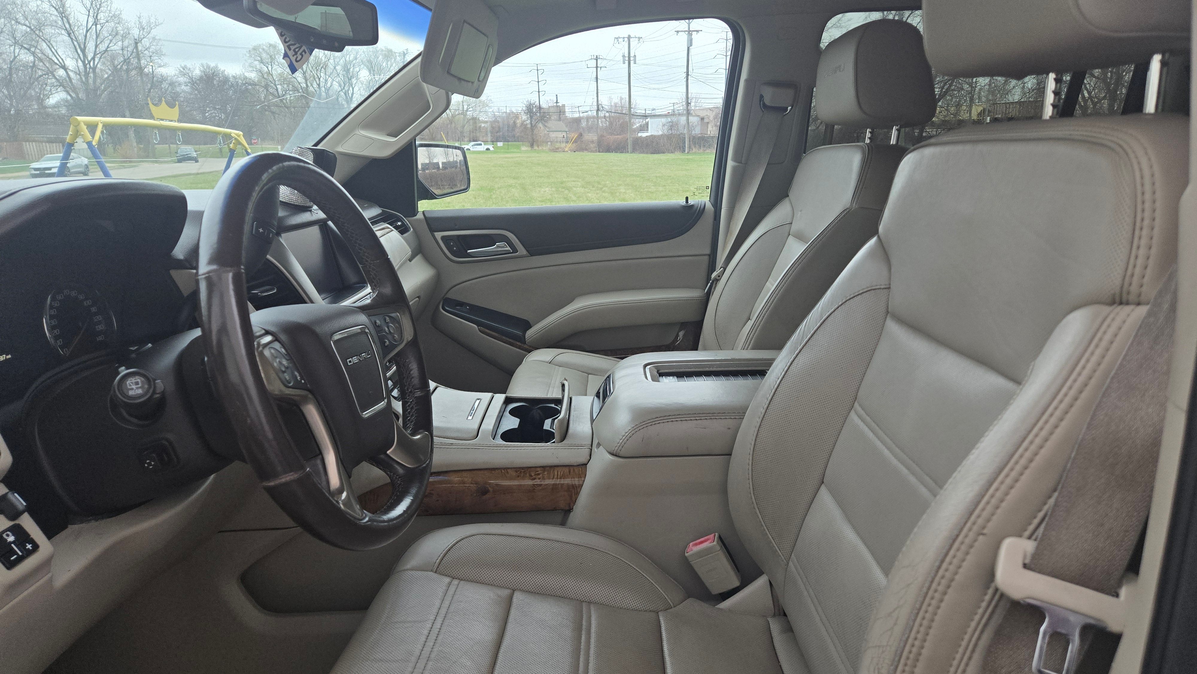 Used 2015 GMC Yukon XL Denali w/ Premium Package AWD/4WD image 15
