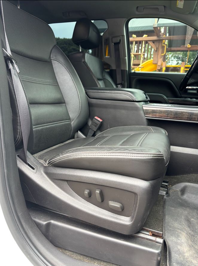 Used 2016 GMC Sierra 2500 Denali w/ Duramax Plus Package AWD/4WD image 10