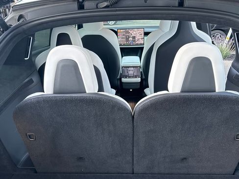 Used 2023 Tesla Model X Plaid image 5