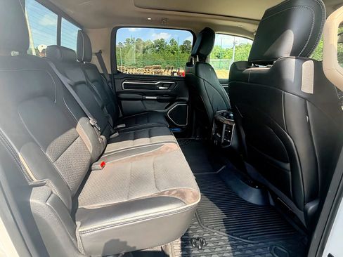 Used 2020 RAM 1500 Laramie AWD/4WD image 10