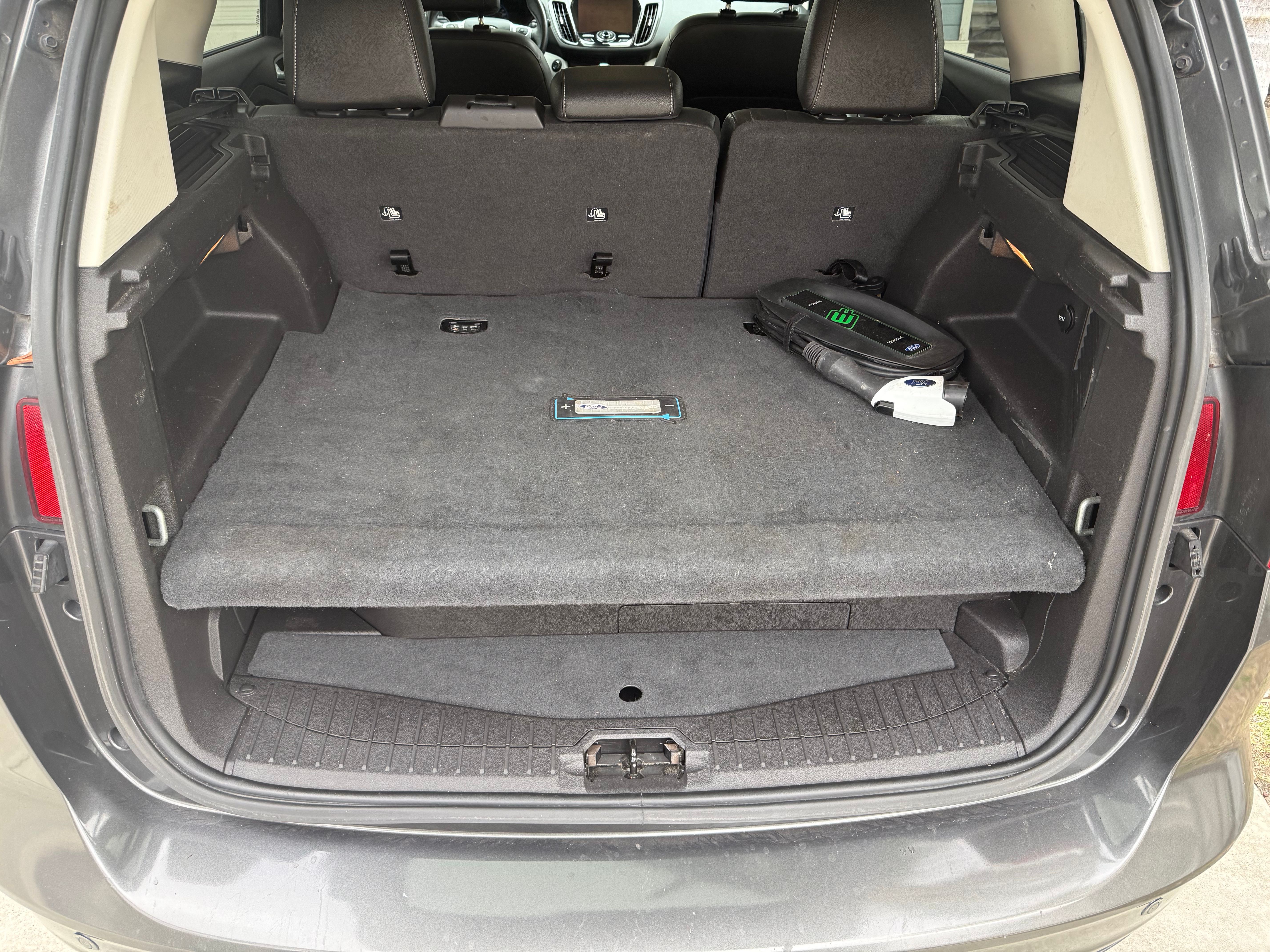 Used 2015 Ford C-MAX Energi SEL w/ Equipment Group 303A FWD image 19