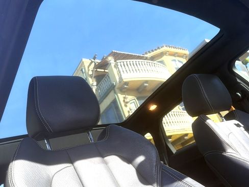 Used 2014 Land Rover Range Rover Evoque Dynamic image 13