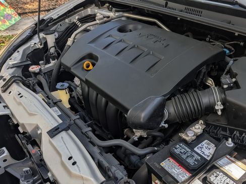 Used 2017 Toyota Corolla LE image 16