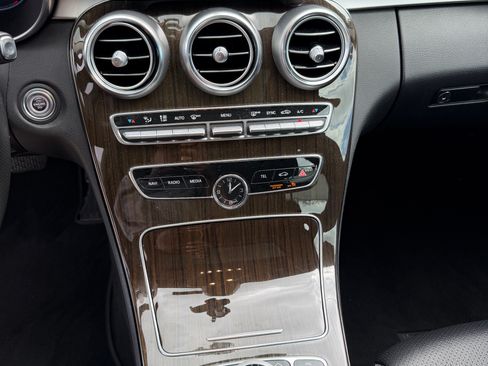 Used 2020 Mercedes-Benz C 300 Sedan image 6