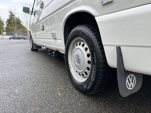 Used 2002 Volkswagen Eurovan Camper image 11