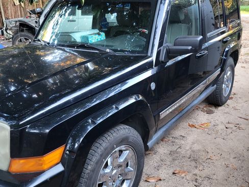 Used 2006 Jeep Commander Limited image 1