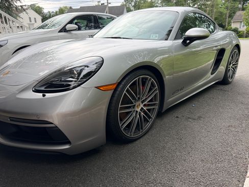 Used 2025 Porsche 718 Cayman GTS RWD image 5