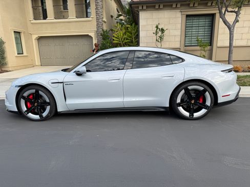 Used 2025 Porsche Taycan GTS image 9