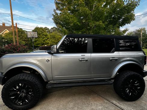 Used 2022 Ford Bronco Outer Banks AWD/4WD image 1