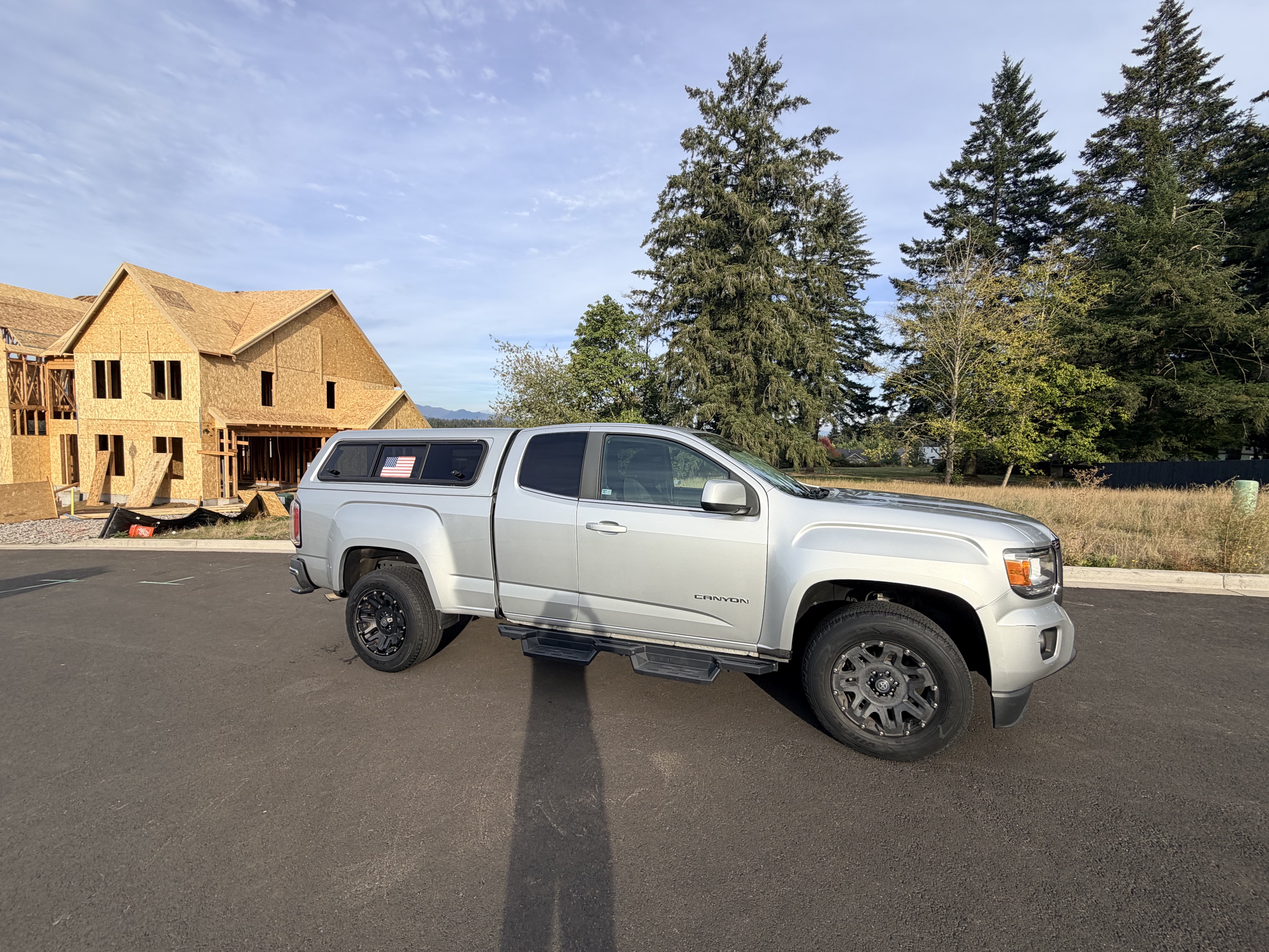 Used 2016 GMC Canyon SLE w/ SLE Convenience Package RWD image 2