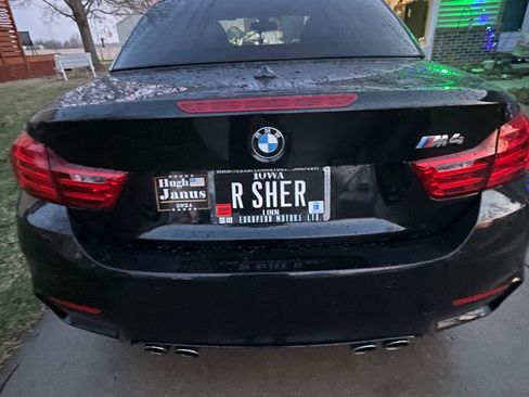 Used 2015 BMW M4 Convertible image 2